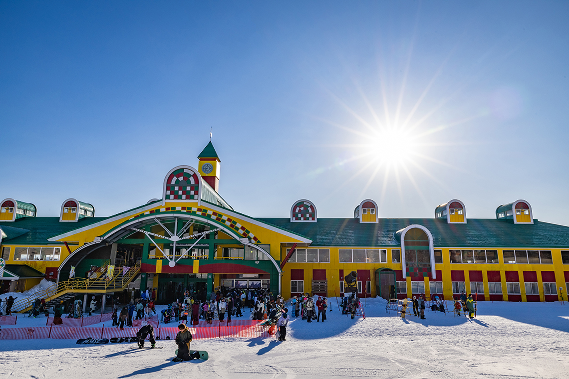 センターハウス全景