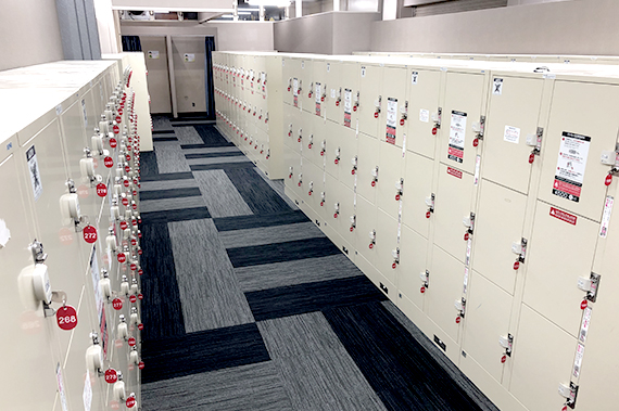 男女更衣室&ロッカー写真