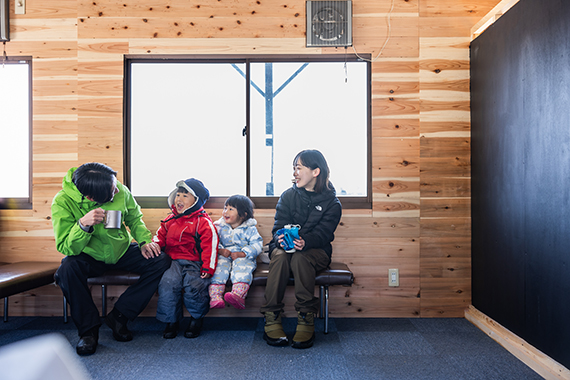 屋内休憩スペース写真