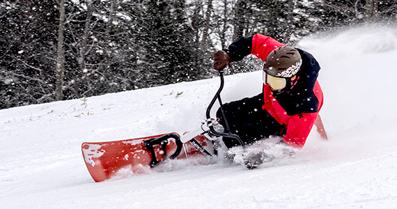 スノーモト滑走写真