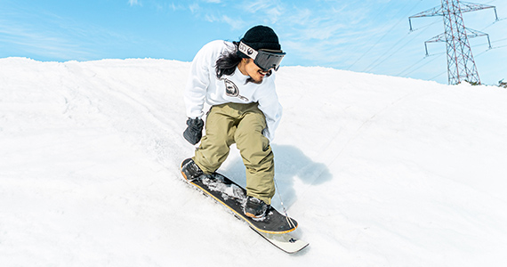 スノースケート滑走写真